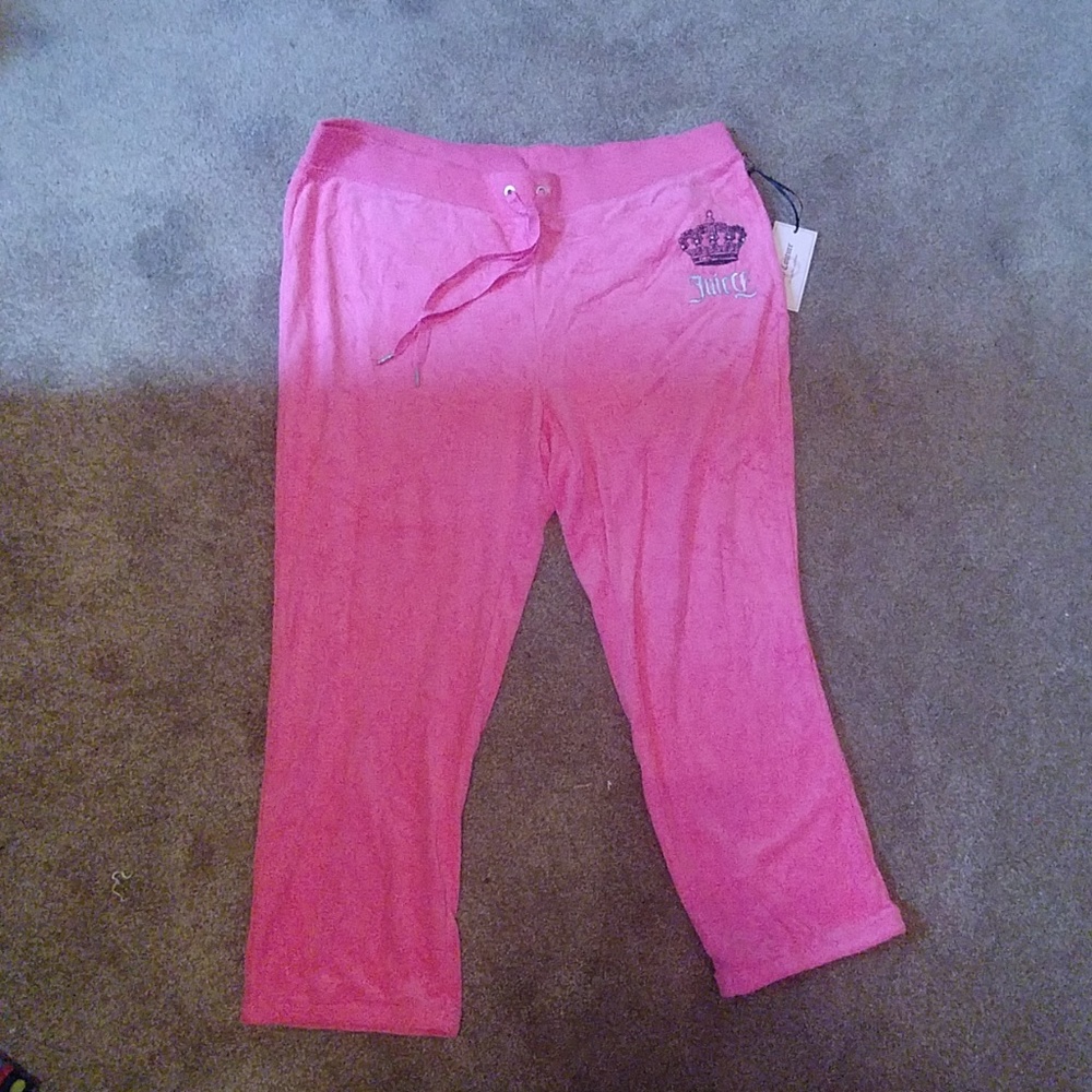 brand new Juicy Couture pink terrycloth crop capri